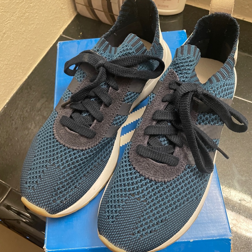 Addida Knit Sneakers